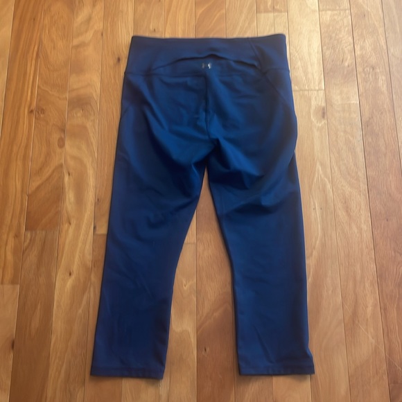 Women’s Under Armour leggings. Size Large. - Picture 2 of 3